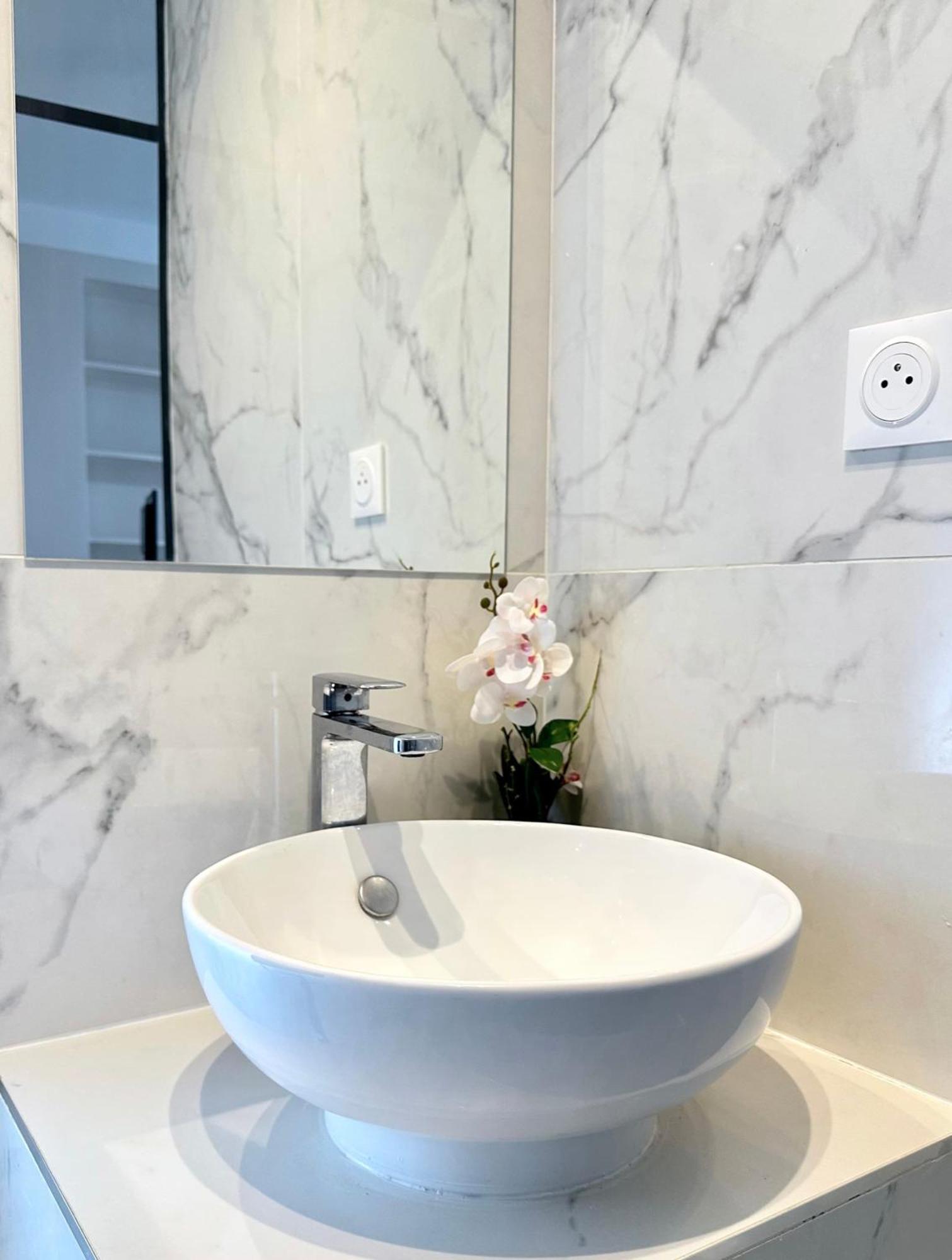Typical Luxurious Parisian Getaway Apartamento *
