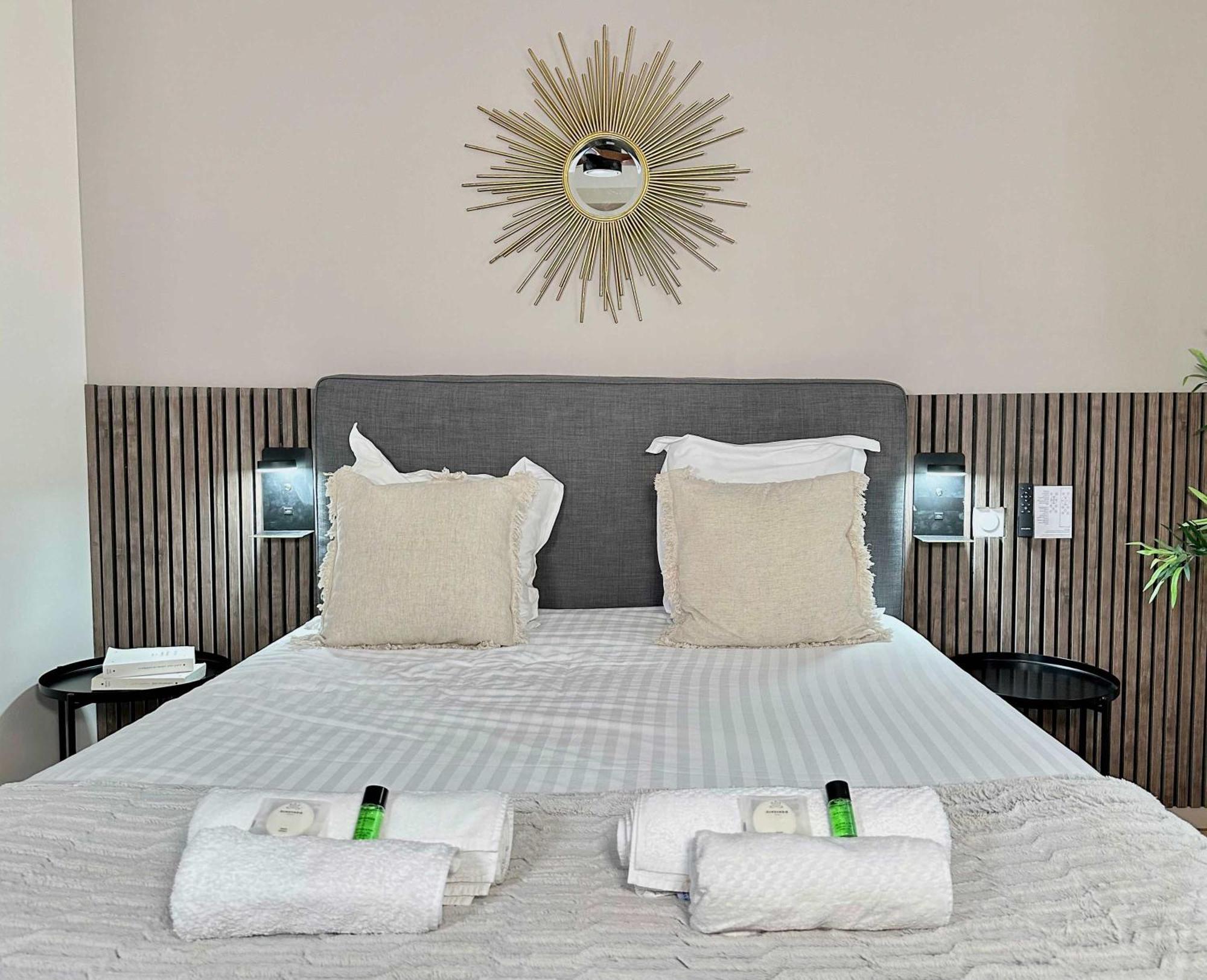 Typical Luxurious Parisian Getaway París