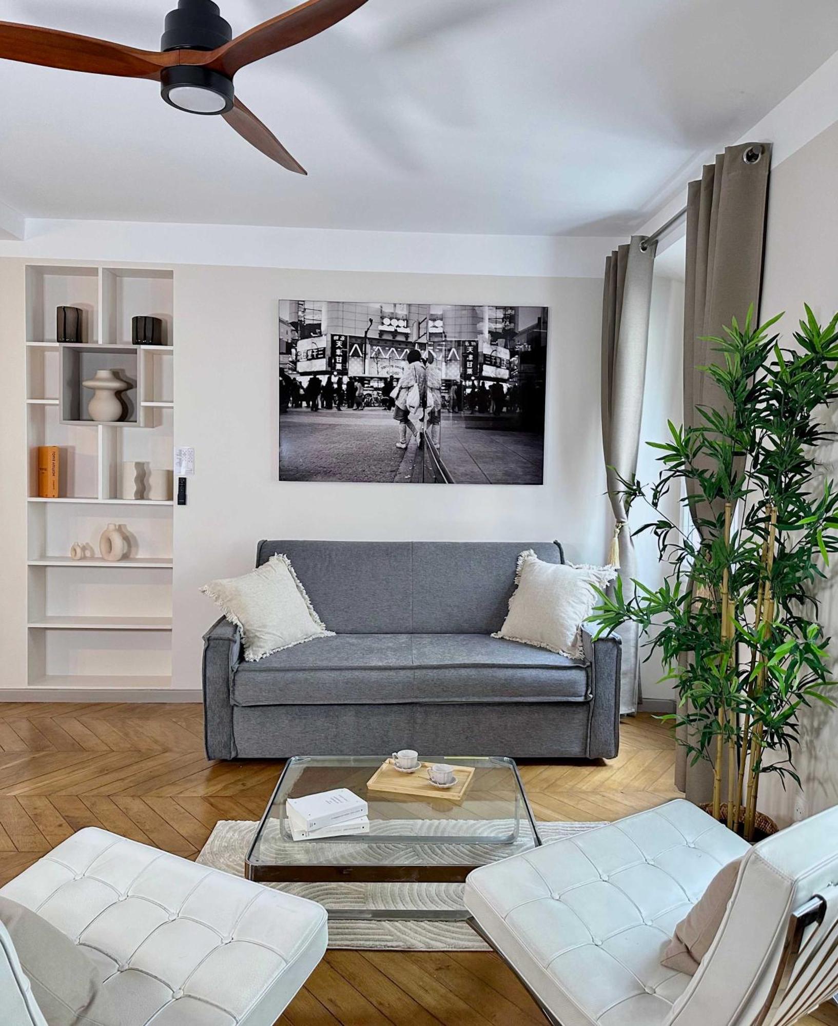 Typical Luxurious Parisian Getaway * París
